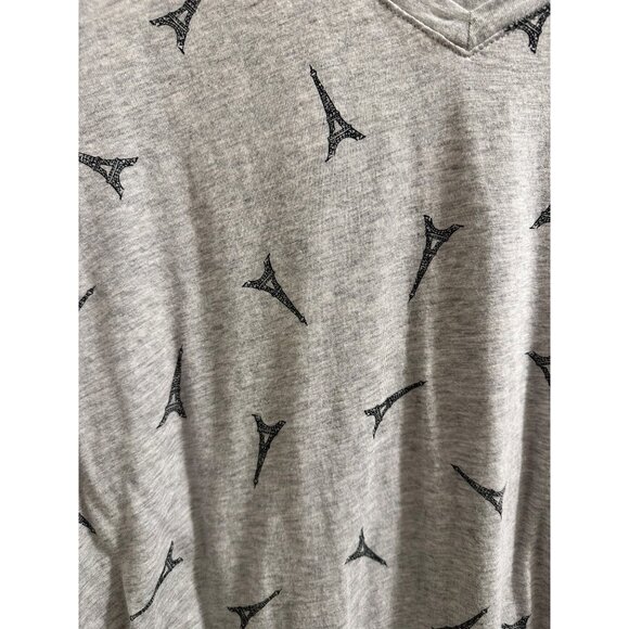 🌸3/$15🌸Gray V-Neck tee with Black Eiffel Tower Wrap sz XL - Picture 2 of 6
